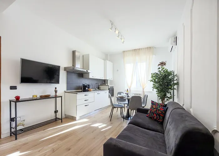 Casa Enea Luxury House - Bocconi Navigli - Private Parking Apartmán Milán