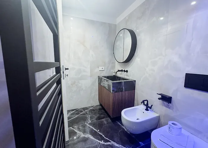 Medici5 - Luxury With Wellness Area דירה