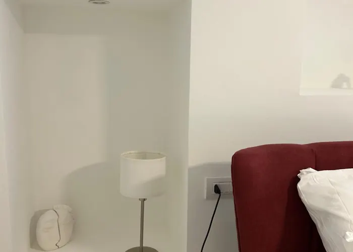 G Luxury Platinium&gold Red Metroline To Duomo * Milan