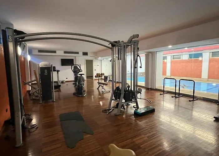 Appartement Design And Wellness With Pool And Gym Milan