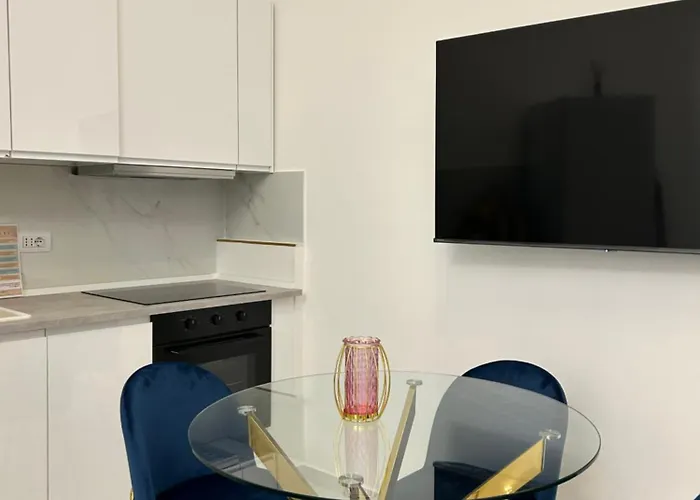 G Luxury Platinium&gold Red Metroline To Duomo * Milan