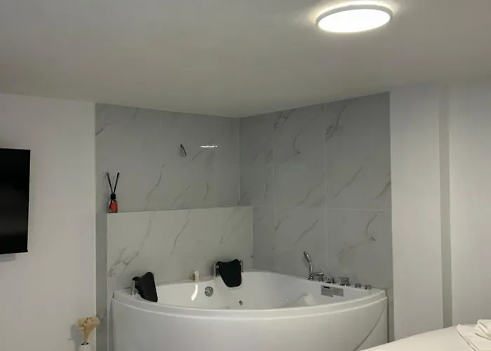 G Luxury Platinium&gold Red Metroline To Duomo *