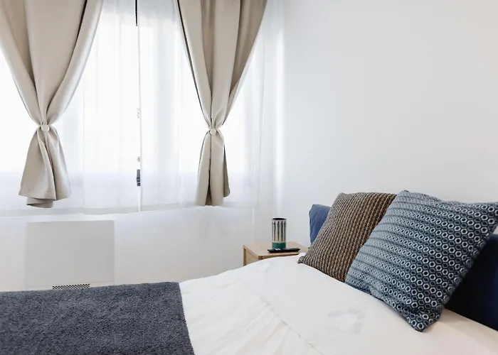 Black & Light Apartment *