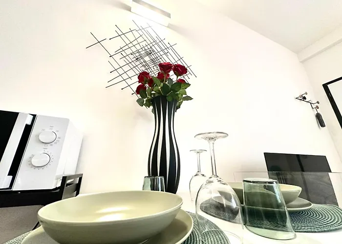 Albani Life, Stile & Comfort In Soluzione Silenziosa E Indipendente, Comoda Per Stadio San Siro, Rho Fiera E Life Appartement *