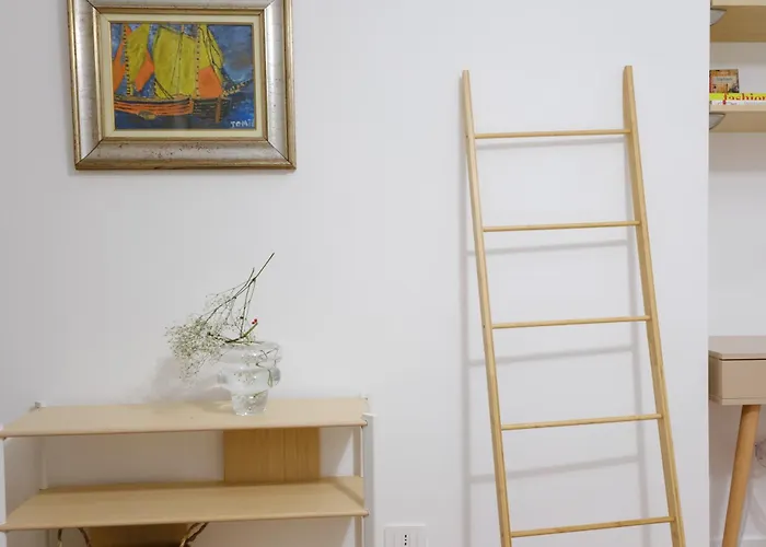 Urban 42 Apartment *