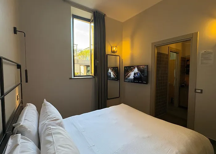 Versoverde Alzaia Naviglio Grande Otel Milano