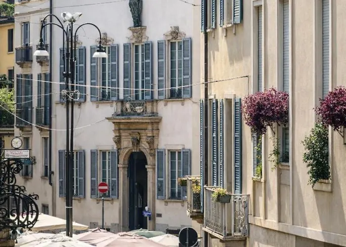 Casa - Piazza Sant'alessandro 3 * Milán