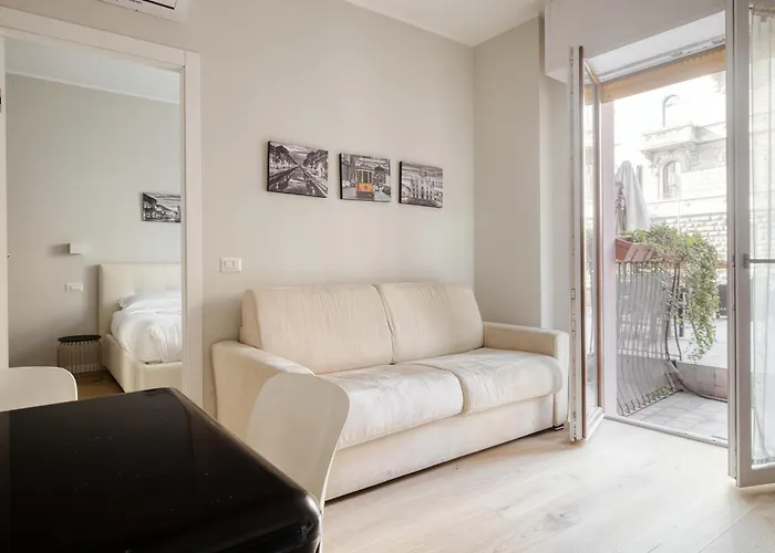 Terrace Charming In Apartman Milánó