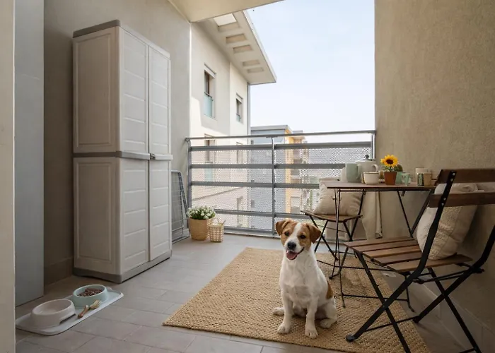 Bicocca, Free Parking, Private Garage, Metro M5 200m, Garden, Kids & Pet Friendly * Milaan