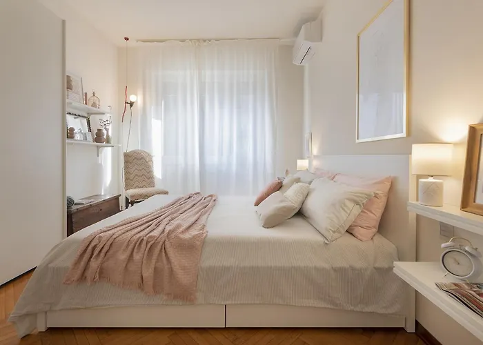 Oasi Mezzofanti - Duomo, Citta Studi & Aeroporto Linate Apartmán