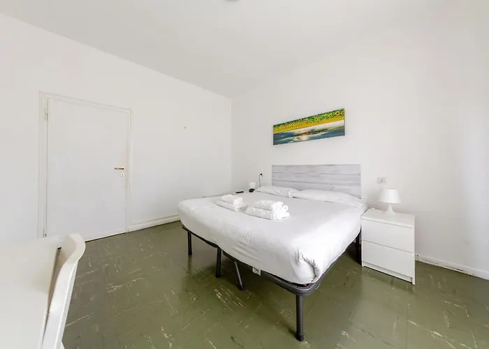 Guesthost - Bonola M1 Bright & Functional Flat Apartamento