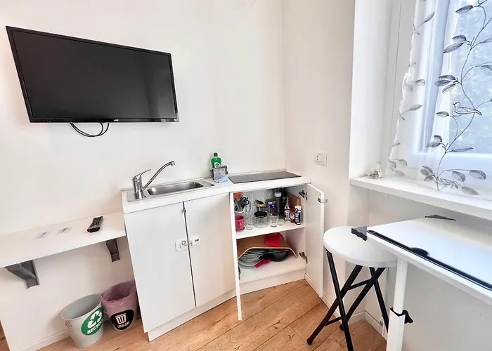 5 Min Walk To Duomo Petite Loft! Apartamento Milão