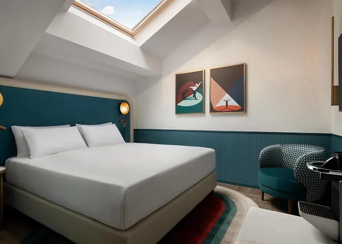 Puccini Milan, Tapestry Collection By Hilton