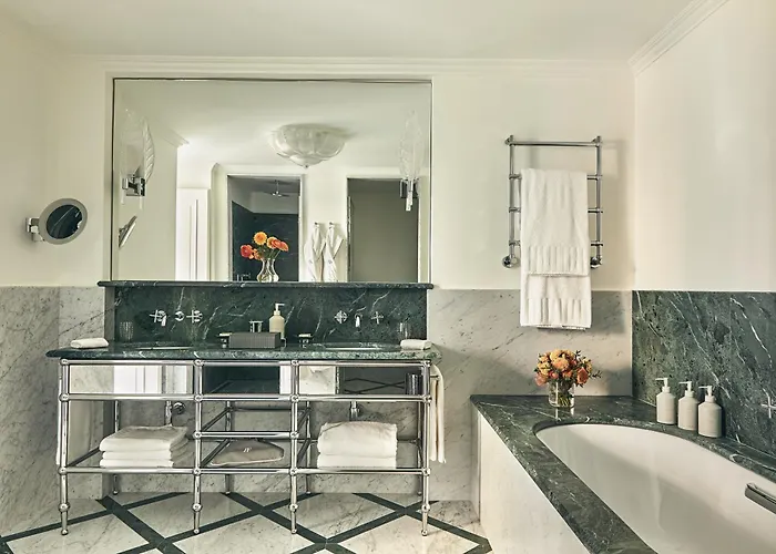 Rocco The Carlton Hotel