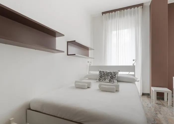 Guesthost - Porta Romana Balcony Flat