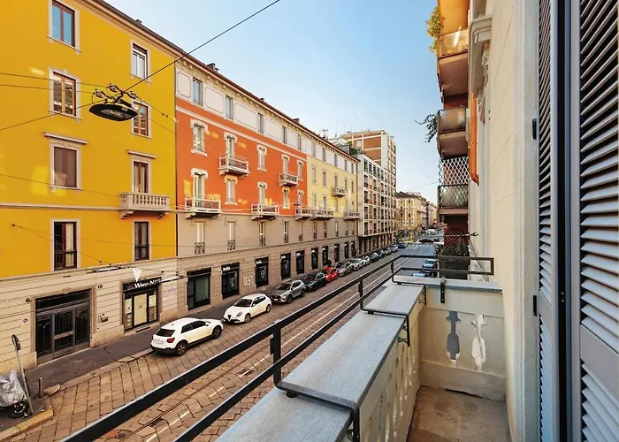 Elegance & Comfort I Balcony I Metro 200m * Milaan