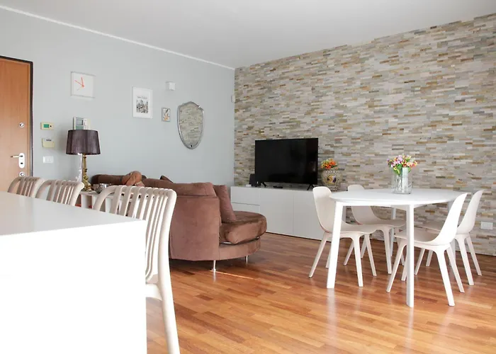 Appartement Elegante - 2 Camere, 2 Bagni, Garage E Balcone Milan