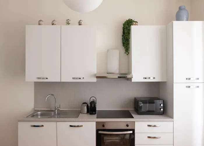 Charming 4 Person Navigli District - Mirable Pm Mailand