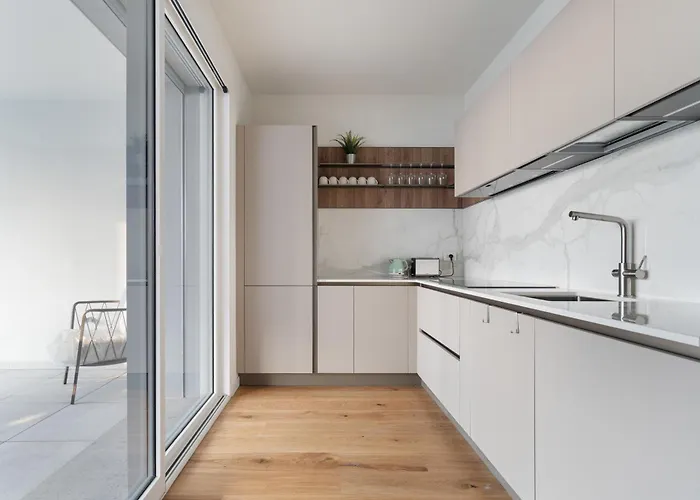 Guesthost - Modern Terrace Flat Lambrate Milan