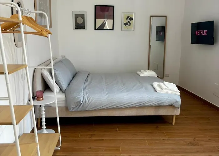 Modern In - Luna 1