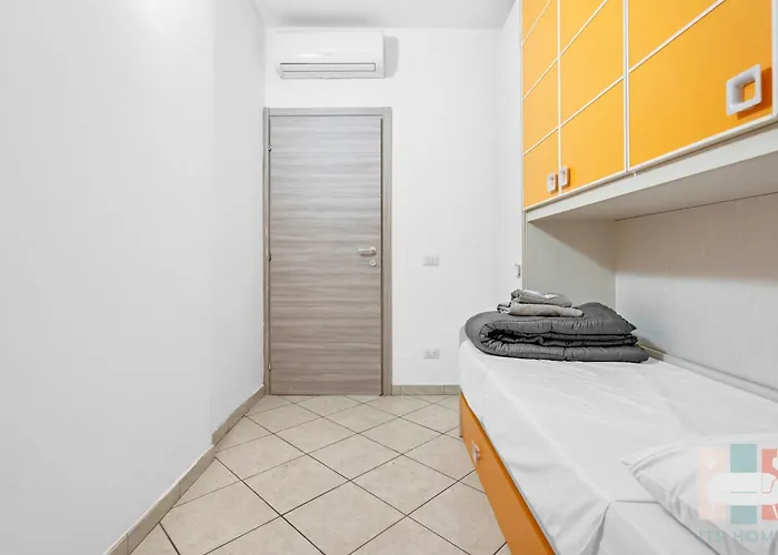 Апартаменты Zan20 Comfortable & Bright In - Great Location *