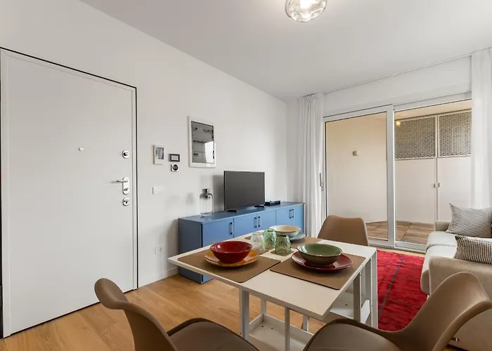 Apartment Bilocale Con Terrazzo Vicino M1 - San Siro *
