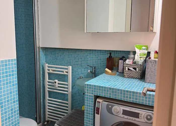 Three Bedrooms, Sunny, Quite In Isola Neighborhood Daire *