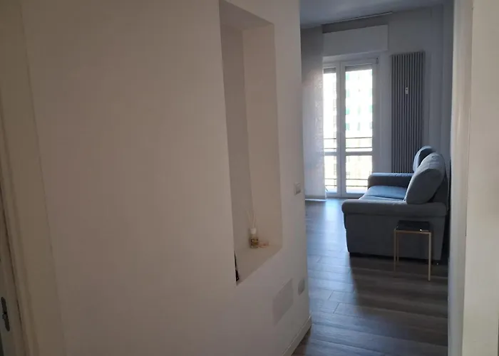 Stylish Renovated Flat In The Heart Of Tortona Design District Milano