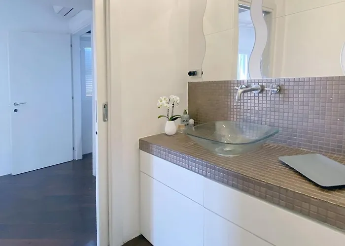 Apartamento Bright With Balcony Near The Station Milão
