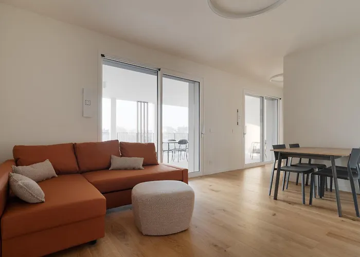 Guesthost - Modern Terrace Flat Lambrate Milan