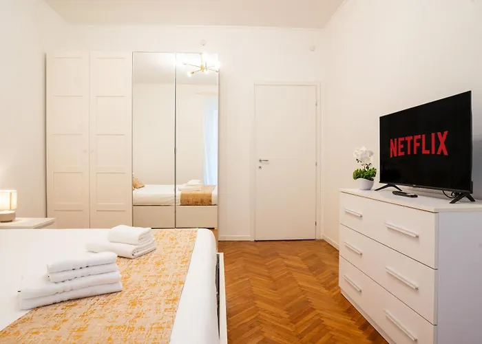 Apartman Ramazzini District - Elegant Flat X8 *