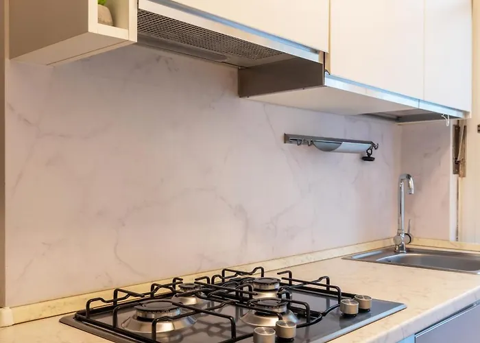 Modern 2-bed Workspace - Ac - Largo Dominioni - Casa Matildi *
