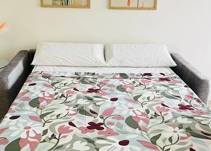 Apartman Entire 200 Meters From The Blue Metro Line