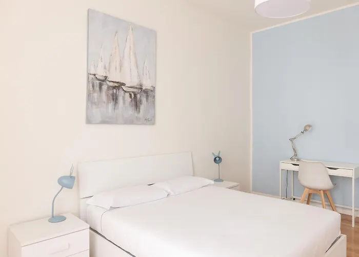 Charming 4 Person Navigli District - Mirable Pm Mailand