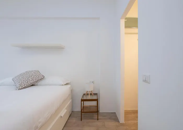 Lägenhet I-host - Montemartini 4 *
