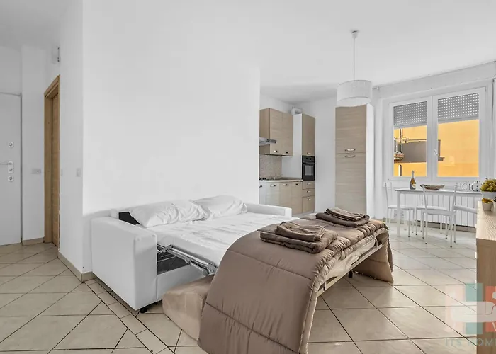 Zan20 Comfortable & Bright In - Great Location Апартаменты *