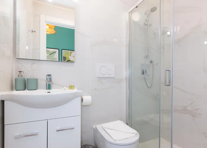 Habesha Flats - A Quiet Retreat Just Steps From The Metro M1 דירה