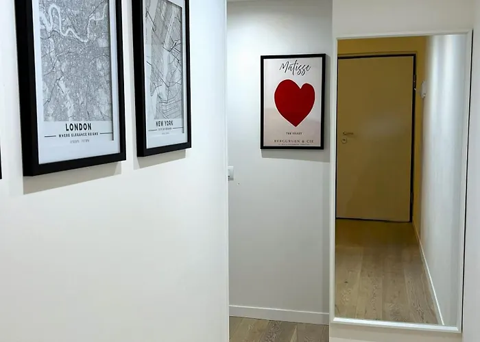 Modern Apt, 25 Min Duomo, Metro 5 Min & Wifi Apartmán Milán