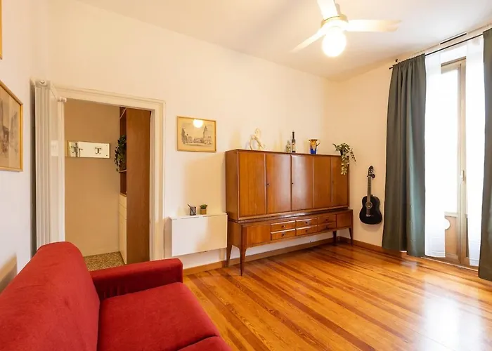 Vintage Chic Flat Steps From Fiera & Wi-fi Milán