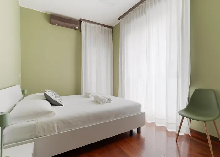 Guesthost - Porta Romana Balcony Flat 公寓 *