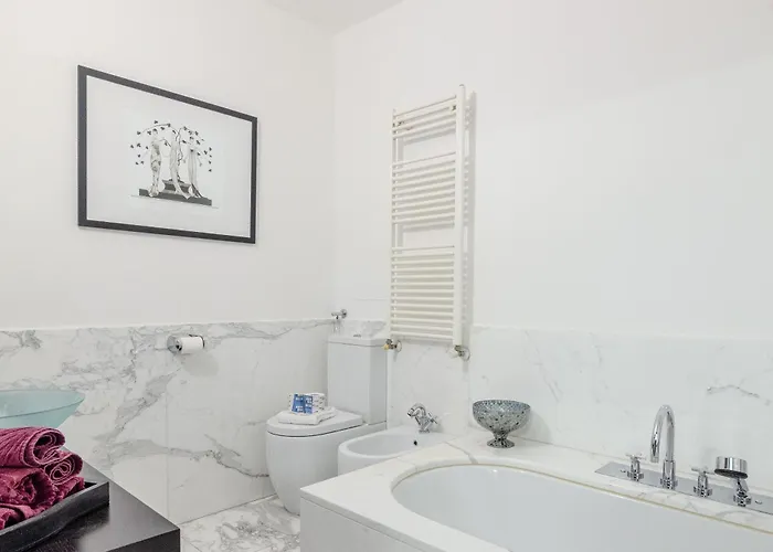 Isola Oasis - Loft With Garden & Free Private Garage