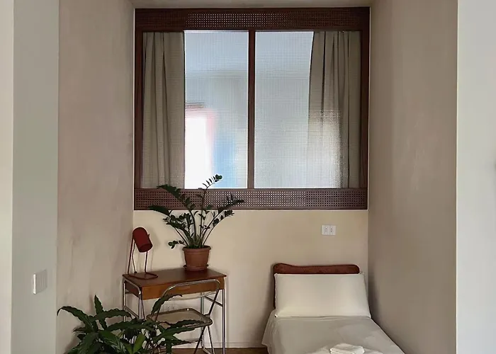 Botanical Modernist - Milanese Living דירה מילאנו