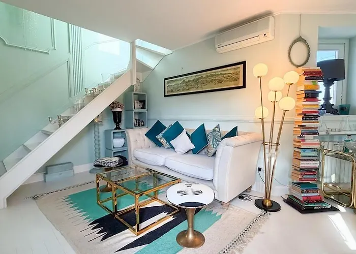 Near Metro Cozy With Terrace & Balcony Milano