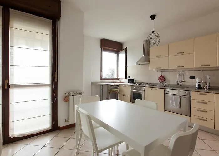 La Casa Di Marco - Luminoso A 2 Minuti Dalla Metro Milaan