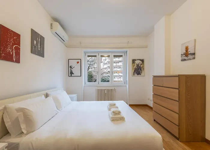 Apartment Casa Losanna, Citylife, Corso Sempione, *