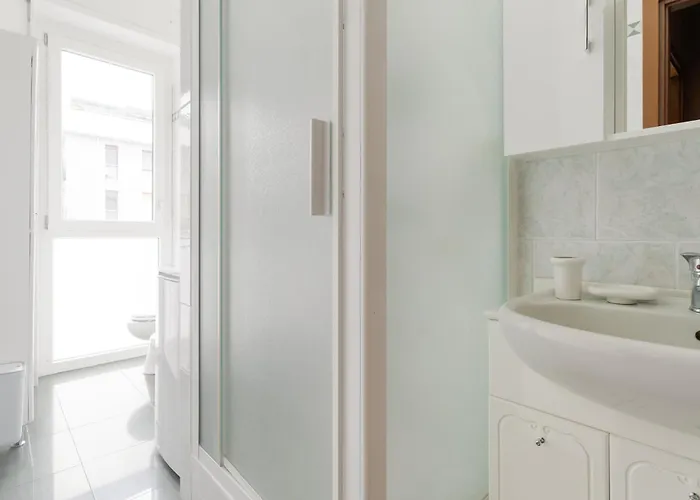 Guesthost - Porta Romana Balcony Flat 公寓 *