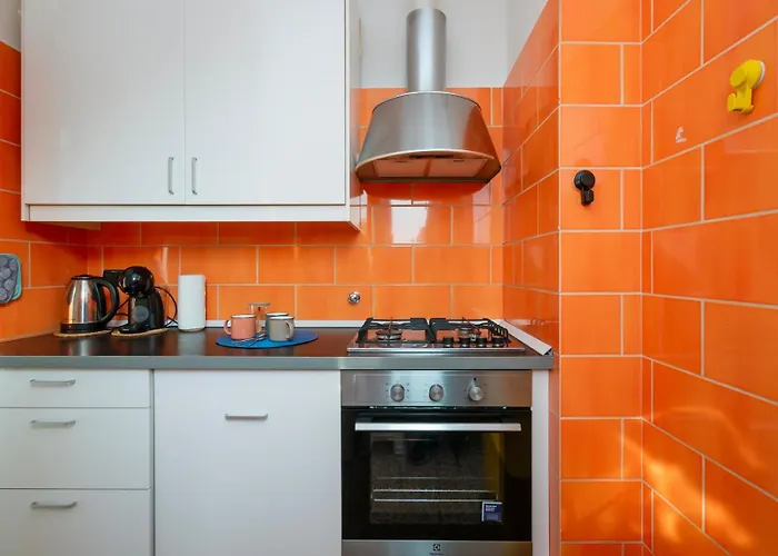 Homelovers Bright And White House Navigli District *