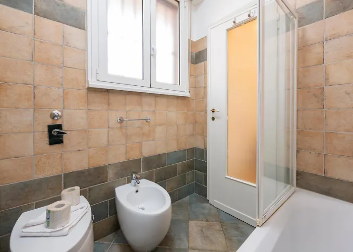 Homelovers Bright And White House Navigli District Apartmán *