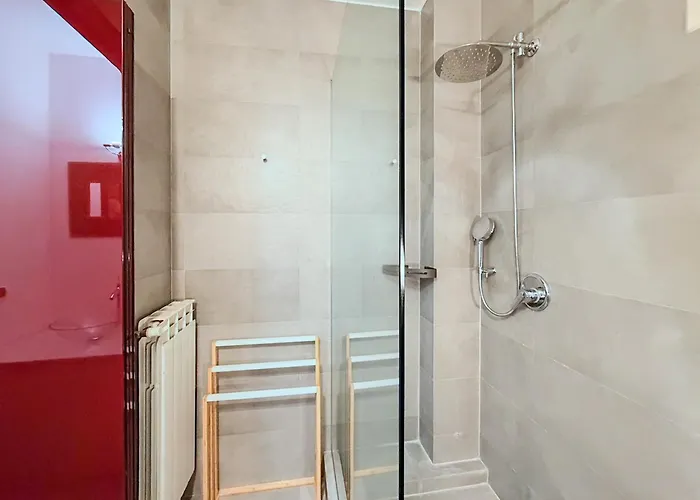 Isola Oasis - Loft With Garden & Free Private Garage *