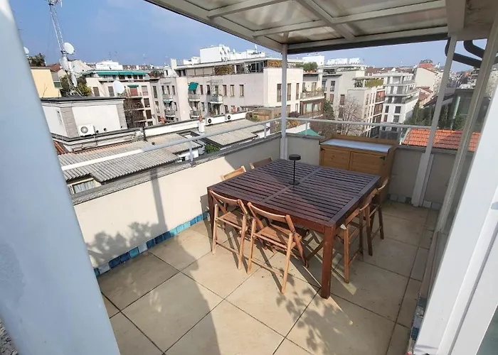 Penthouse With Terraces, Jacuzzi & Garage Apartment *